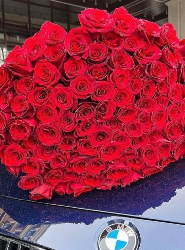 Red Roses in a Bouquet Pakistan - Same Day Flowers