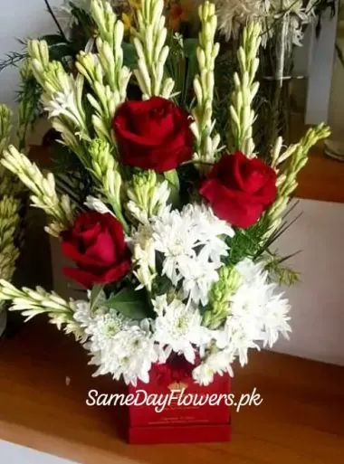 Fresh Flowers Delivery Faisalabad - SameDayFlowers.pk