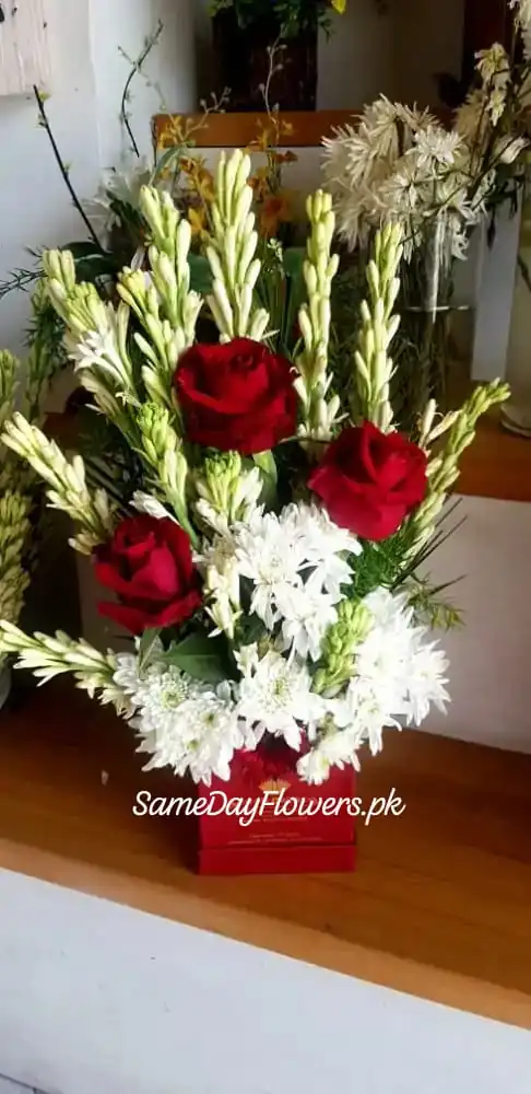 Passion's Embrace Fresh Flowers Delivery Faisalabad - SameDayFlowers.pk