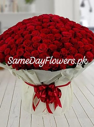 Red Roses Bouquet Online Pakistan - SameDayFlowers.pk