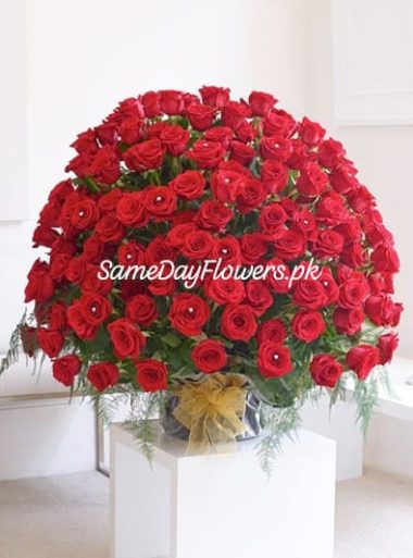 Send Valentine's Flowers to Pakistan - SameDayFlowers.pk