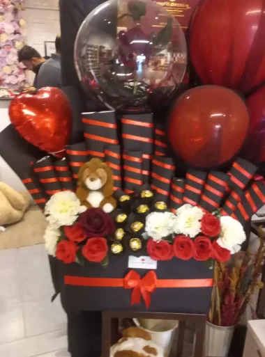 Valentine Gift Hamper Lahore - SameDayFlowers.pk