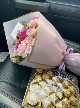 Birthday Flowers & Chocolates Karachi - SameDayFlowers.pk