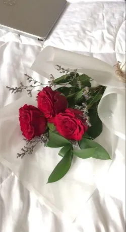 Send Valentine's Day Flowers to Karachi - SameDayFlowers.pk