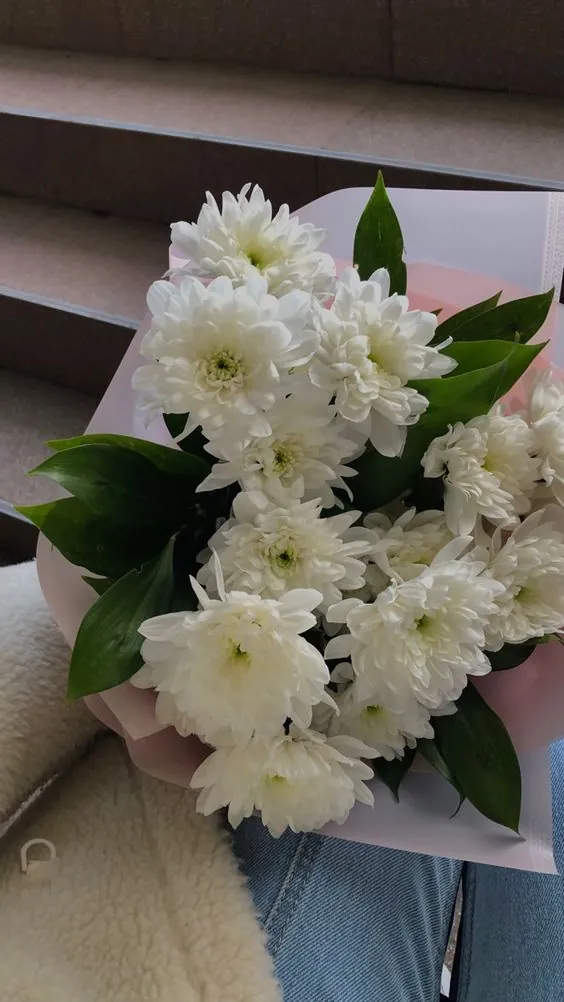 Chrysanthemum Joy White Flowers Bouquet Lahore - SameDayFlowers.pk