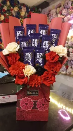 Valentine Flowers Box Lahore - SameDayFlowers.pk