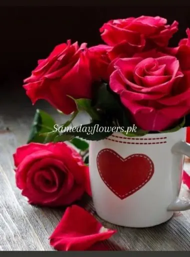 Roses and Love Mug gift set for romantic occasions