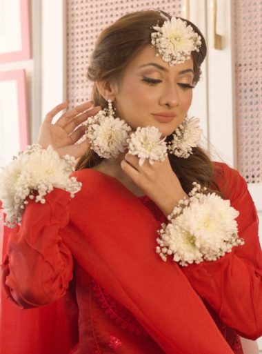 Flowers Jewelry Set Lahore - Same Day Flowers