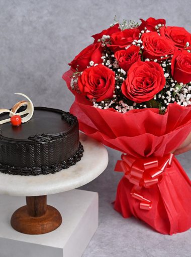 Valentine Cake and Flowers Karachi - SameDayFlowers.pk