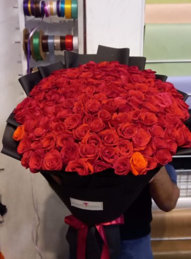 Birthday Roses Bouquet Lahore - SameDayFlowers.pk