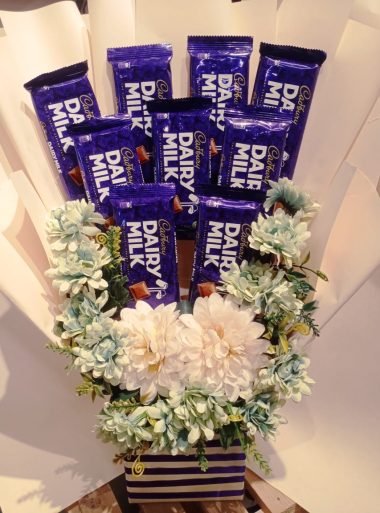 Chocolates Box Delivery Pakistan - SameDayFlowers.pk