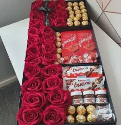 Send Gifts to Karachi from UK - SameDayFlowers.pk