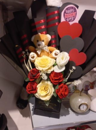 Valentine Gifts for her Rawalpindi - SameDayFlowers.pk