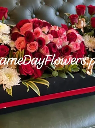 Send Flowers for Valentine's Day Lahore - SameDayFlowers.pk