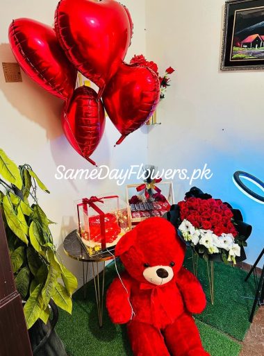 Flower Deals for Valentine Lahore - SameDayFlowers.pk
