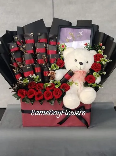 Valentine's Day Chocolate Box Lahore - SameDayFlowers.pk