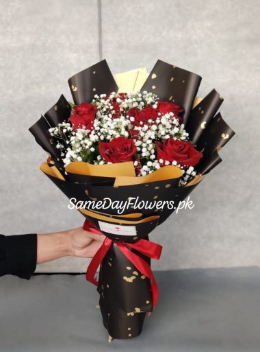 Valentine Flowers Bouquet Multan - SameDayFlowers.pk