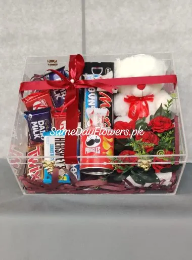 Gifts for Valentine's Day Lahore - SameDayFlowers.pk