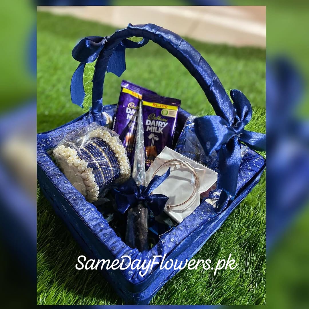 Share Happiness This Eid Eid Gift Basket Pakistan - SameDayFlowers.pk
