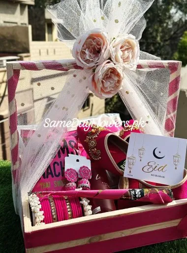Eid Gifts for Women Faisalabad - TheFlowersDelivery.com