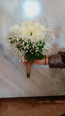 Bridal Bouquet of White Roses Karachi - SameDayFlowers.pk