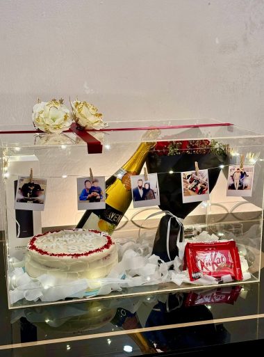 Valentine's Day Gift Box Lahore - SameDayFlowers.pk
