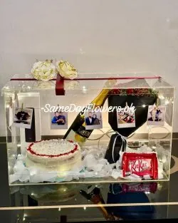 Valentine's Day Gift Box Lahore - SameDayFlowers.pk