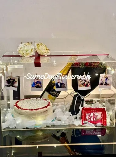 Valentine's Day Gift Box Lahore - SameDayFlowers.pk