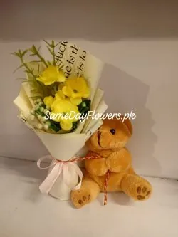 Mini Size Flower and Teddy Lahore - SameDayFlowers.pk