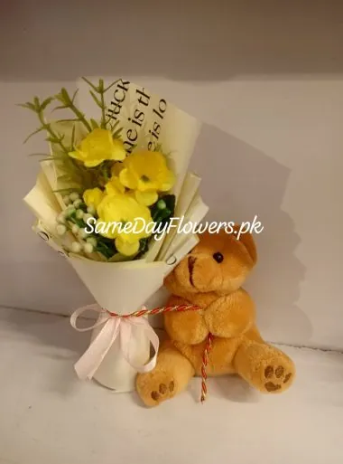 Mini Size Flower and Teddy Lahore - SameDayFlowers.pk