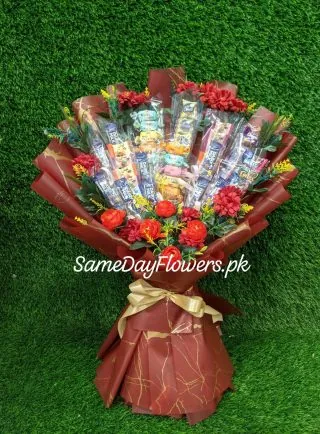 Candy and Flower Bouquet Lahore - SameDayFlowers.pk