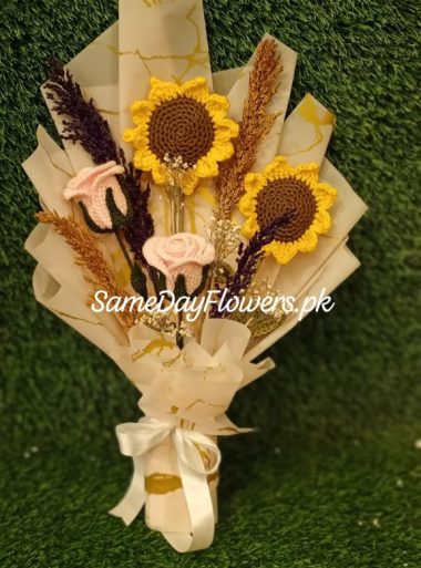 Handmade Crochet Flowers Bouquet Lahore - SameDayFlowers.pk