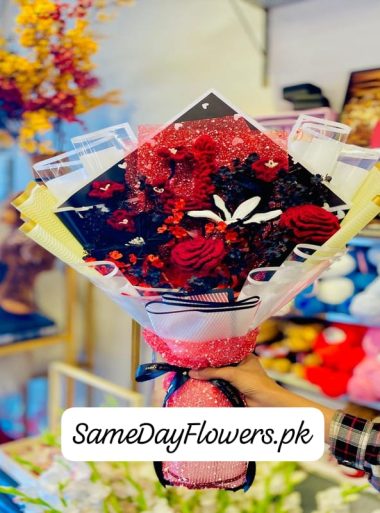 Crochet Mother's Day Flowers Lahore - SameDayFlowers.pk