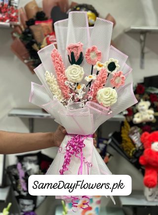 Handmade Flowers for Mom Lahore - SameDayFlowers.pk