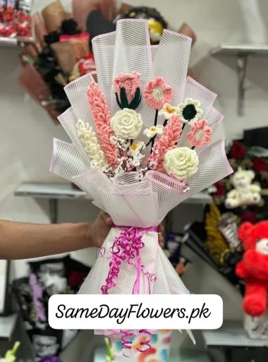 Handmade Flowers for Mom Lahore - SameDayFlowers.pk
