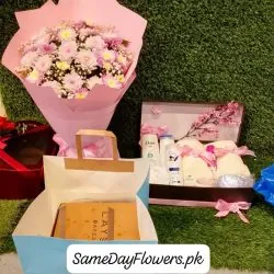 Mother's Day Flowers and Cake Lahore - SameDayFlowers.pk