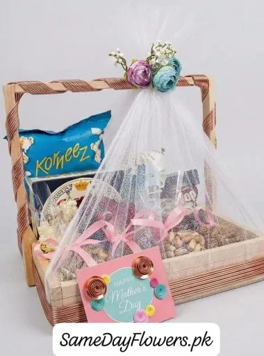 Gift Basket for Mom Lahore - SameDayFlowers.pk