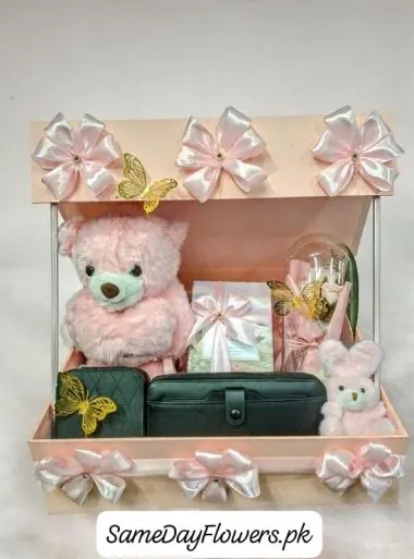 Mother's Day Gift Box Delivery Lahore - SameDayFlowers.pk