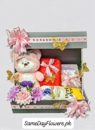 Best Gift for Mom Pakistan - SameDayFlowers.pk