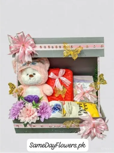 Best Gift for Mom Pakistan - SameDayFlowers.pk