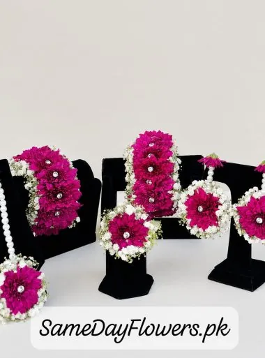 Flowers Set for Bride Lahore - SameDayFlowers.pk
