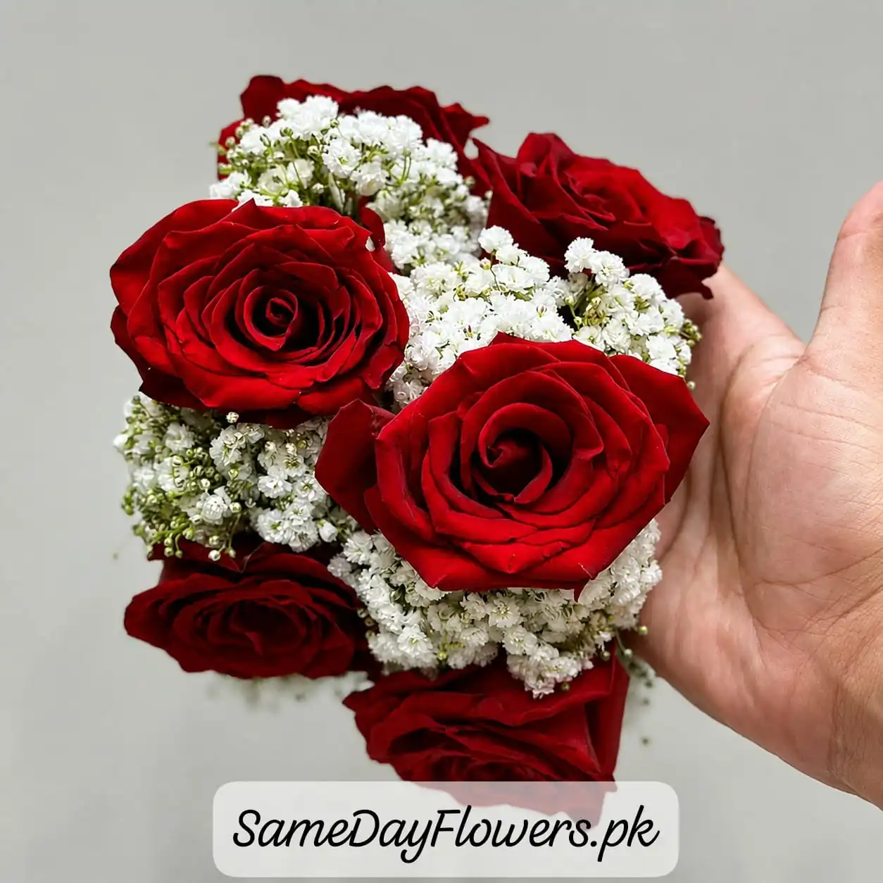 Fresh Rose Gajray Flowers Jewellery Lahore - SameDayFlowers.pk