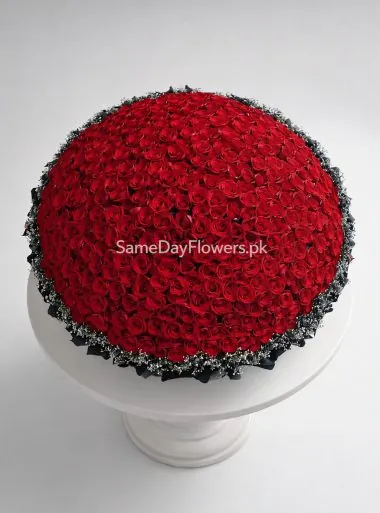 Big Roses Bouquet Lahore - SameDayFlowers.pk